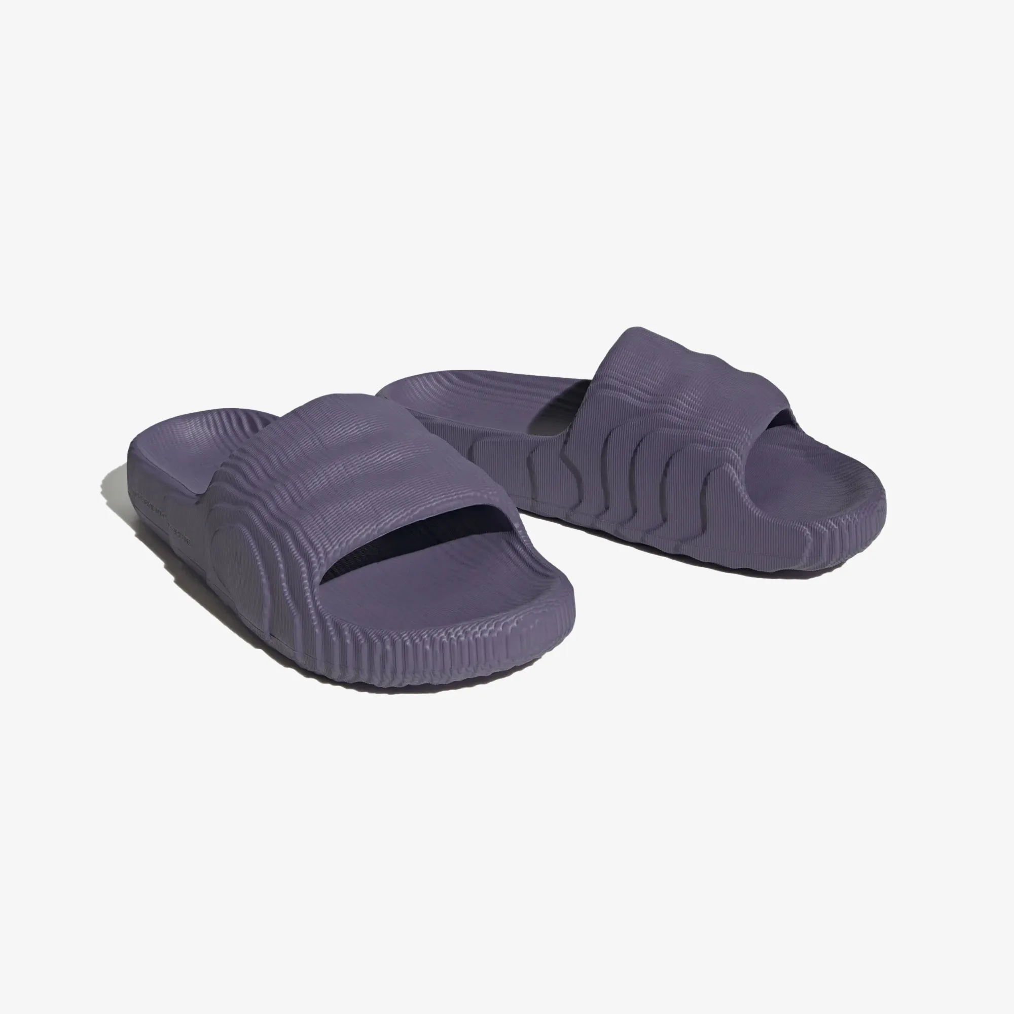 ADILETTE 22 'TECH PURPLE'