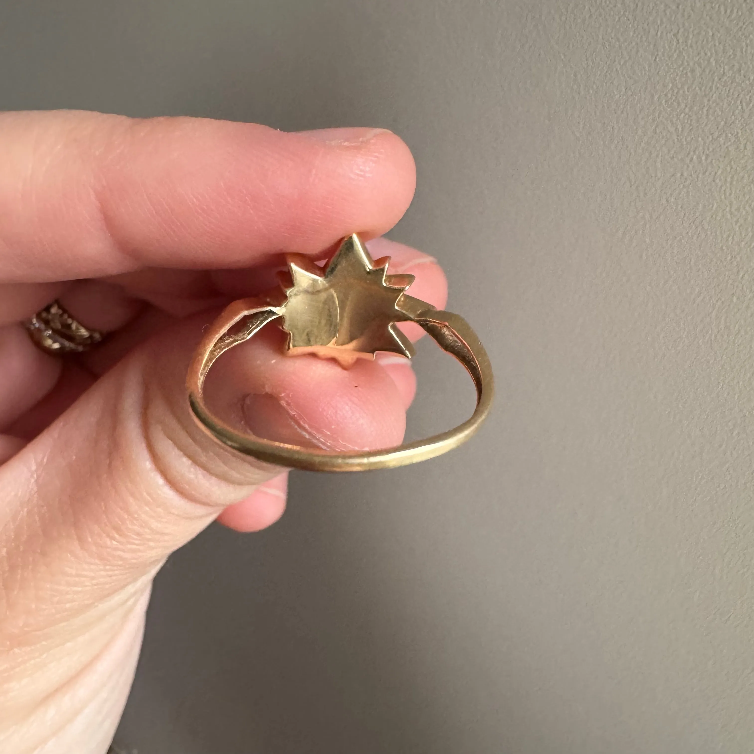 P R E - L O V E D // atomic burst / 14k yellow gold and diamond starburst ring / size 7.75 to 8