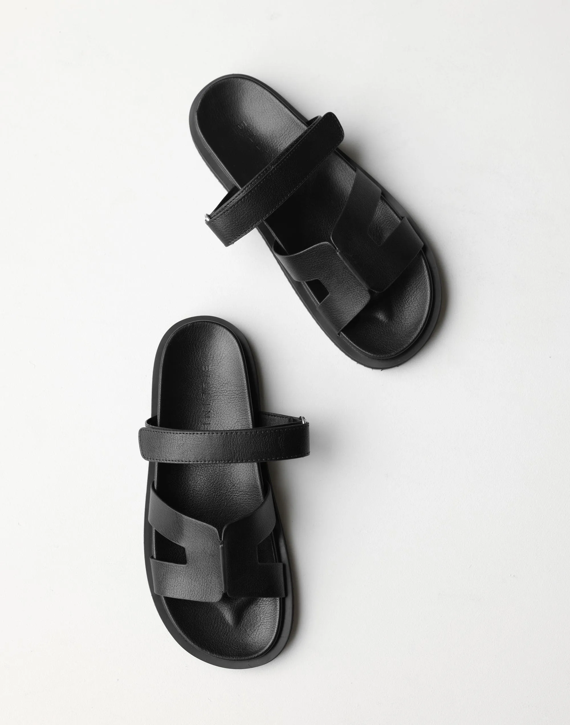 Theon Slides (Black) - By Billini